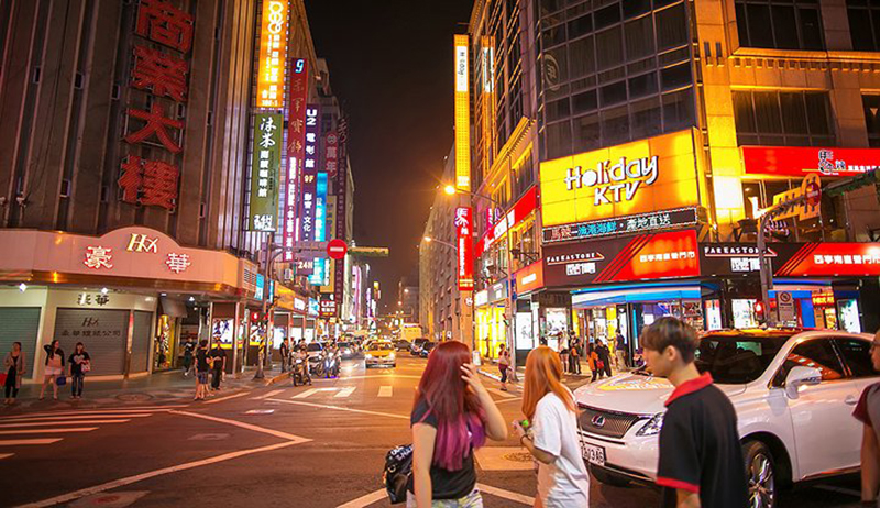 台北现在和大陆几线城市差不多,台湾人眼中的台北市