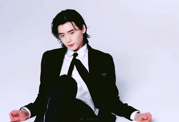 老公变老婆？韩国顶流男神*队军**退伍后变“美女”，网友：我可以