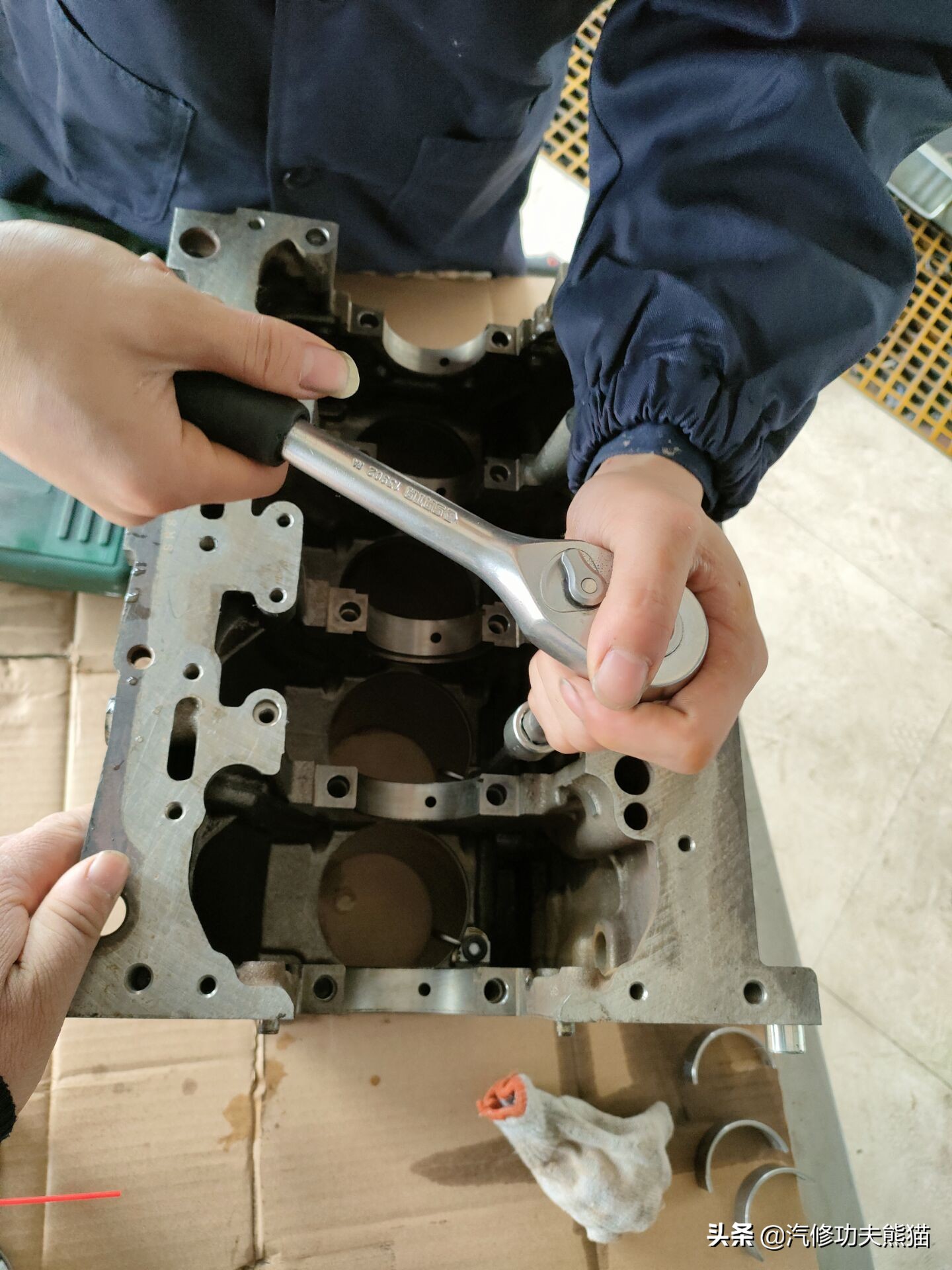 一汽奥迪a6l烧机油,08款奥迪a6l2.0t烧机油严重怎么办