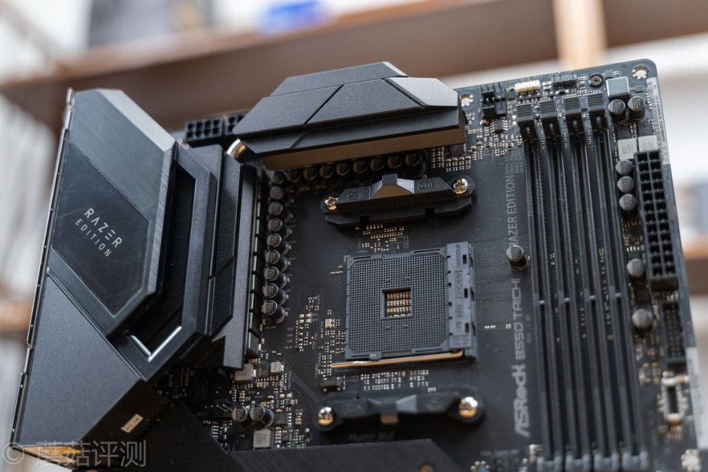 雷蛇华擎x570主板怎么样,华擎x570太极雷蛇定制款主板赏析