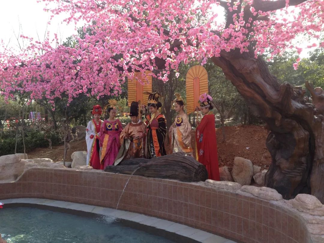 温泉灯光展,温泉灯光秀打卡点