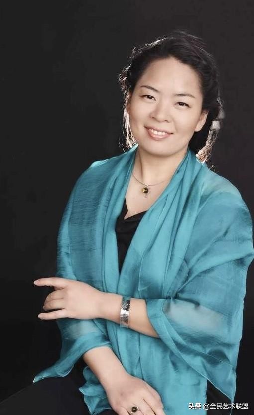 栩栩如生的小猫眯，原来是才女画家贺芳芳的作品