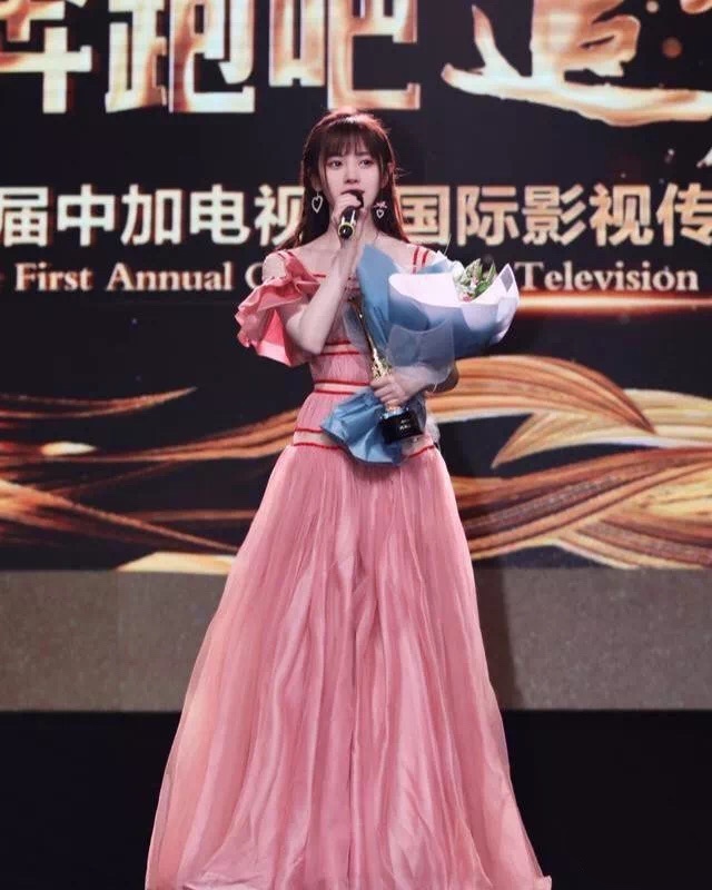 鞠婧祎蛋糕裙穿搭,鞠婧祎同款蛋糕裙