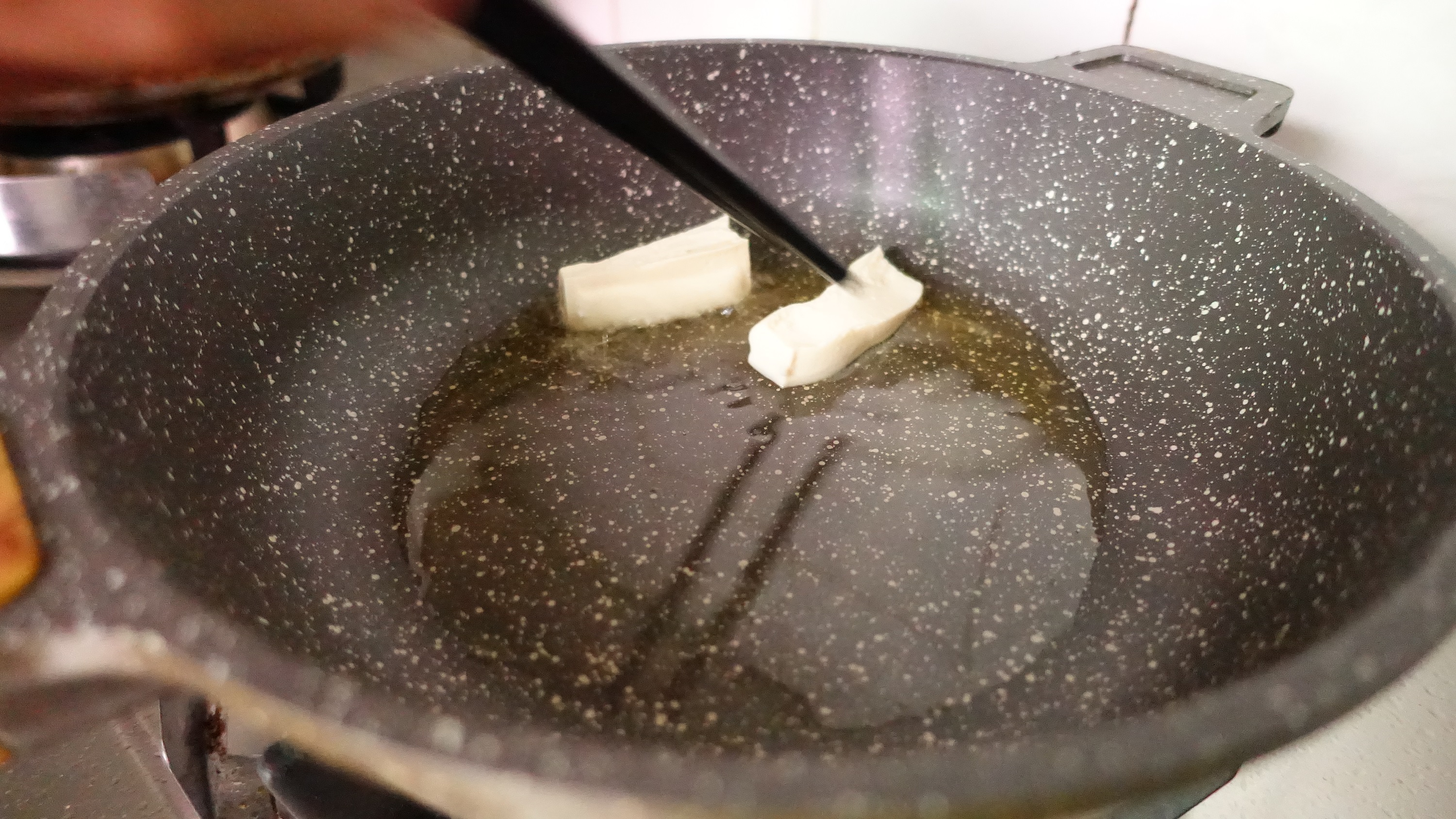 豆腐怎么处理才能不烂,豆腐老是煎烂怎么处理