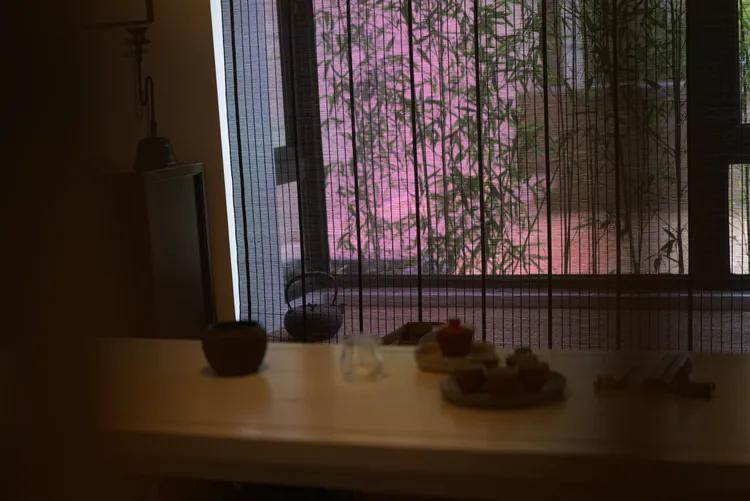 茶女，亦寒冰凝雪