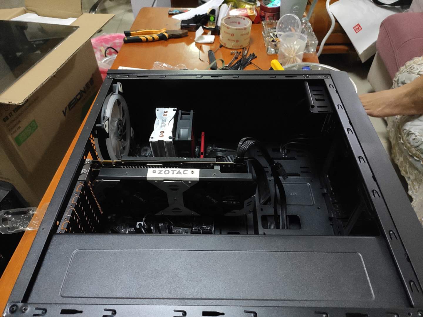 i39100f搭配1050ti吃鸡实测,2000元配置一台i39100f的主机