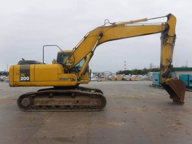 17年小松200挖掘机经典机型,小松pc200-6挖掘机
