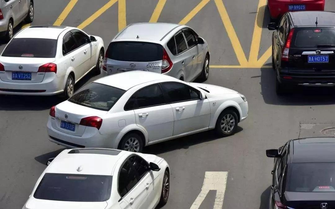 你这是怎么开车呢？再这么下去迟早被KO