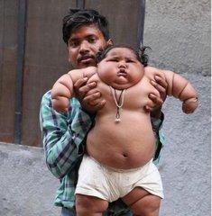 婴儿嘴有吸吮的动作是不是饿了,宝宝想吃奶拒奶