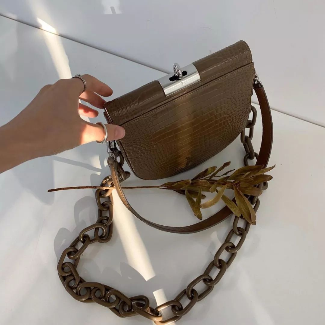 小众包包女2022新款百搭粉色,最近入手的小众包包