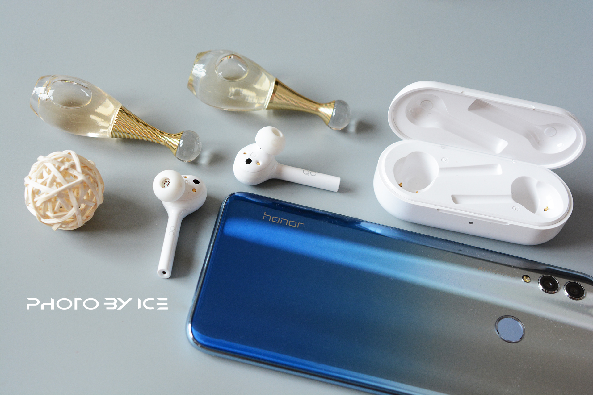 荣耀蓝牙耳机flypods3对比青春版,荣耀FlyPods青春版真无线蓝牙耳机