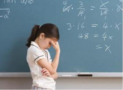 孩子爱扔东西，藏东西，用这些方法，帮孩子更好地度过空间敏感期