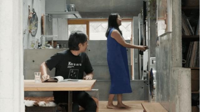 耗资80万建造豪宅出租给退休夫妇,她用14年建400平米花园