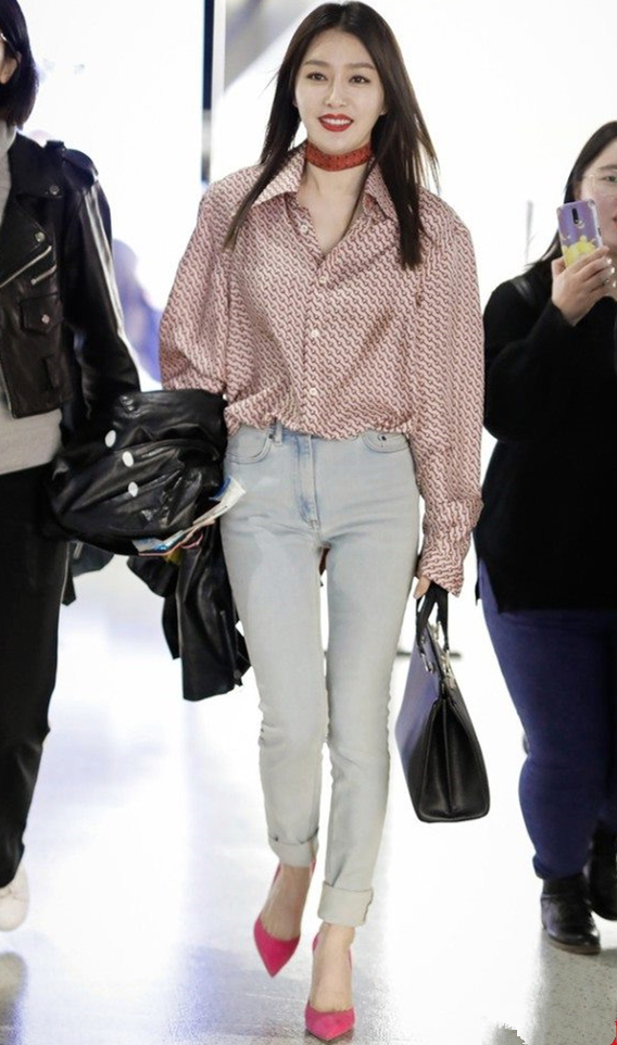 潮流又可爱的鞋子,有光泽感的鞋子很可爱