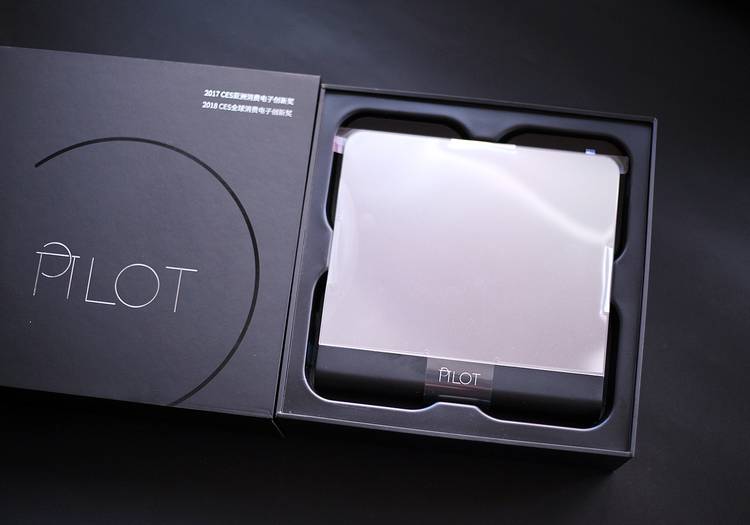 百路达HUD：听歌追剧看小猪佩奇？这才是车载导航的正确打开方式