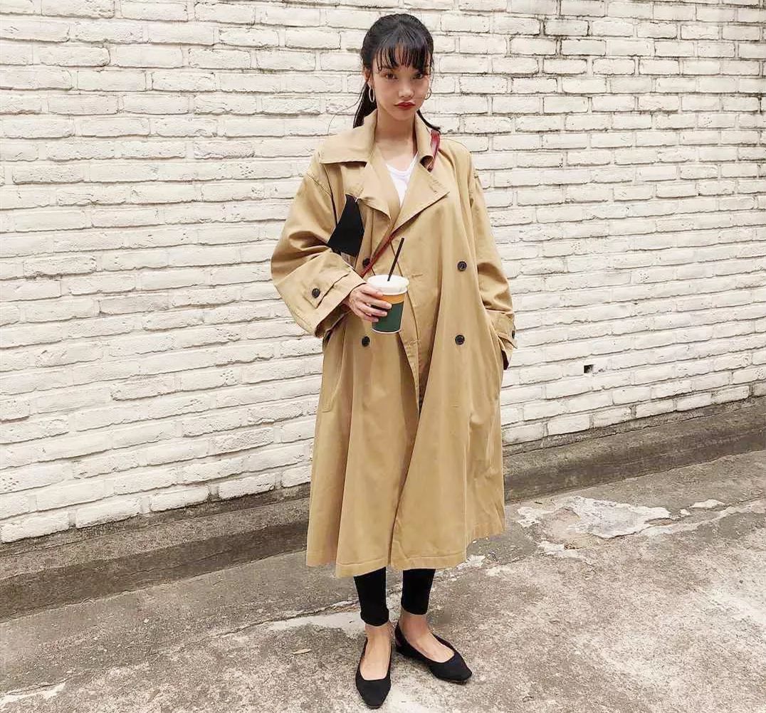 短风衣怎么穿出高级感,超长风衣穿搭技巧