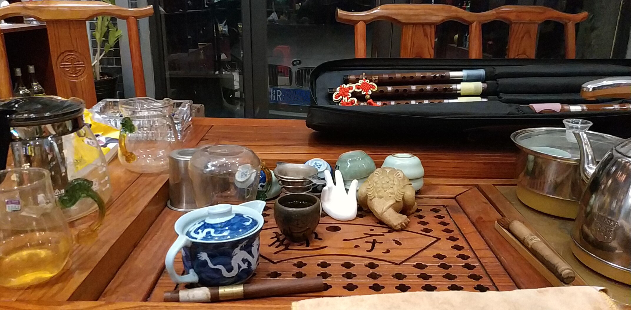 千册案卷诗煮酒，书简笔艳叹城垣——90后和他的佛系酒庄