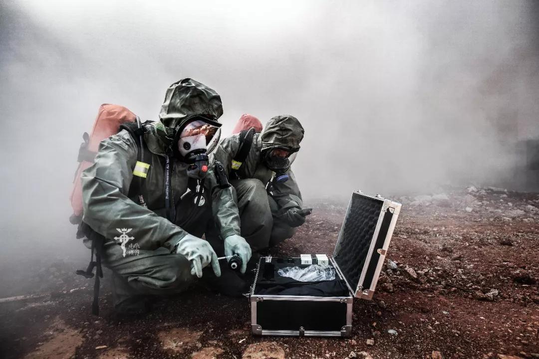 中国*警武**！是时候上头条了