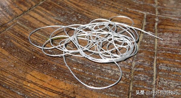 荒野求生手册:怎么制作一个户外求生宝盒edc,具体用法讲解