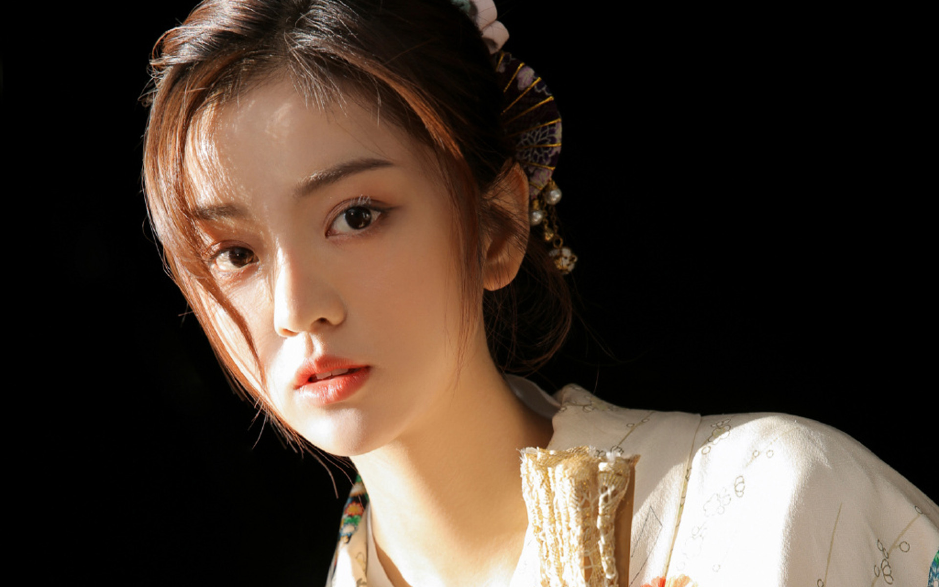 老公欠了30万该不该离婚没孩子,老公欠了3万要离婚吗