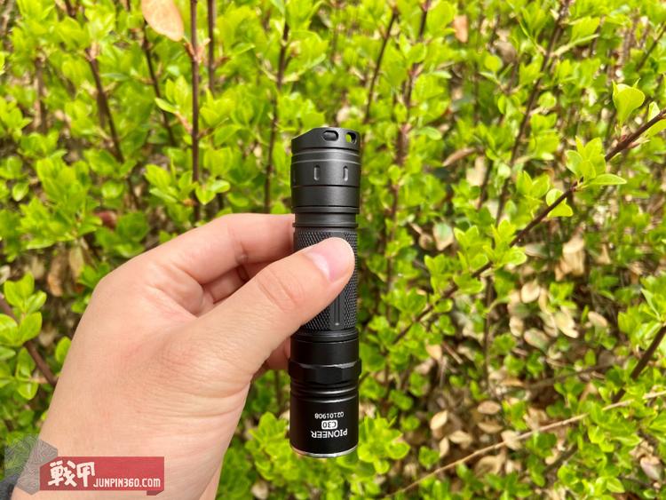 流明开拓者c30手电筒,开拓者c33手电黄光