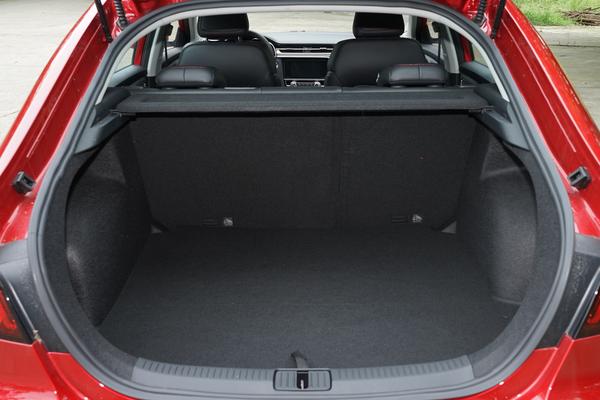 名爵6十周年版车型上市,新款名爵6保值率高不高