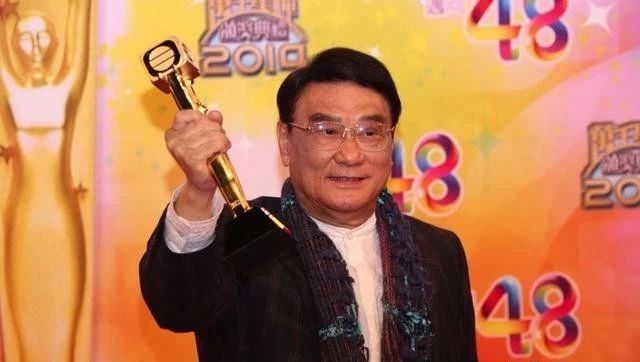 曾做手术换三次心脏除颤器！86岁TVB资深演员又生骨刺令行动不便