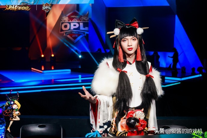 盘点OPL职业选手们的迷惑行为，cold偷塔带队友养粉丝，爱了！