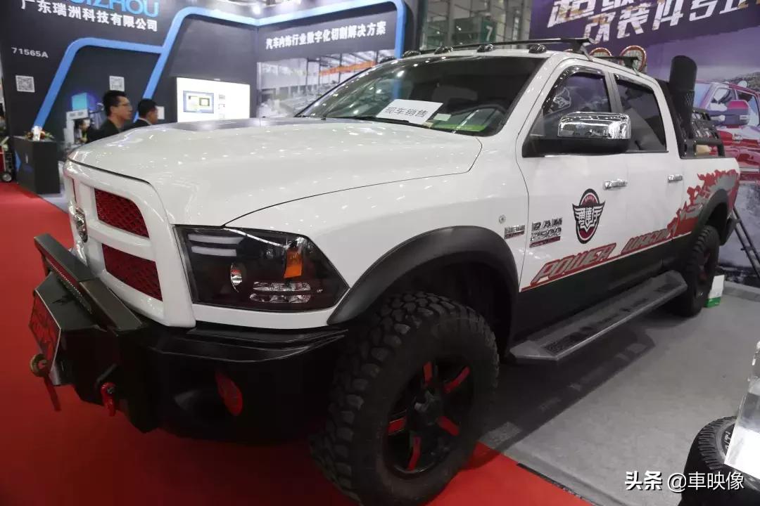 道奇公羊长角号限量版越野视频,道奇公羊ram1500trx越野视频