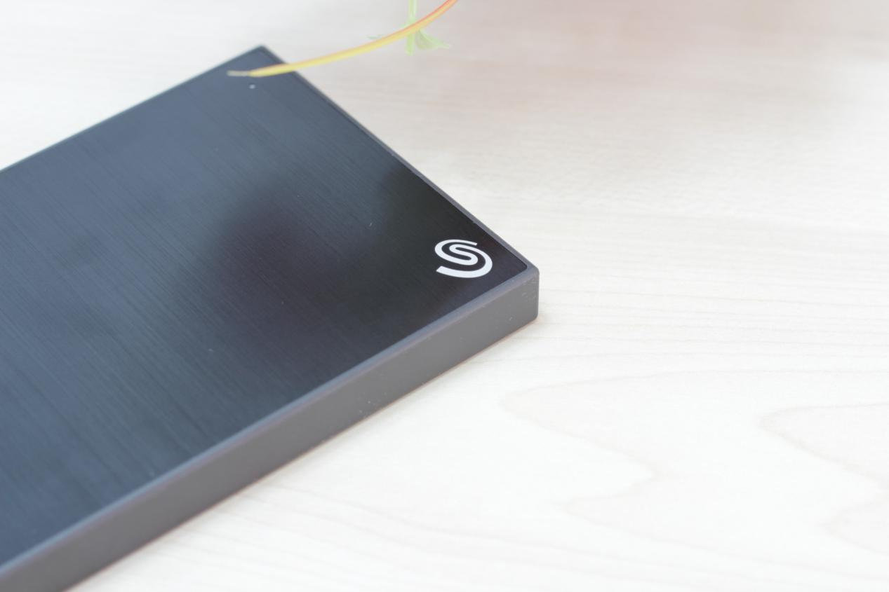 希捷银河系列企业级硬盘评测,薄如蝉翼轻如鸿毛图片