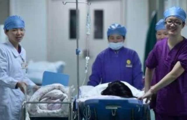 接近预产期分娩征兆,预产期到了怎样判断宝宝要出生了