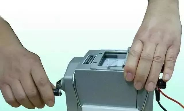 绝缘摇表如何摇,怎样使用电气摇表
