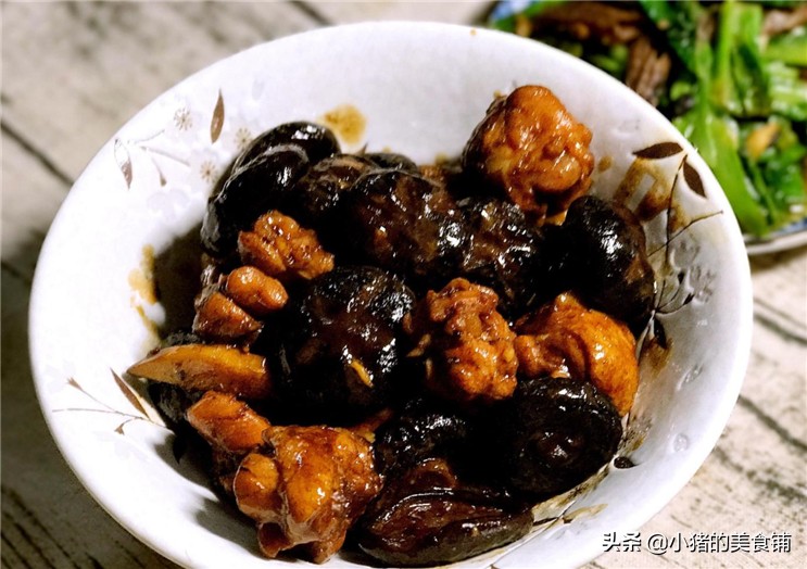 红烧鸡块胡萝卜香菇青椒,香菇香鸡块制作