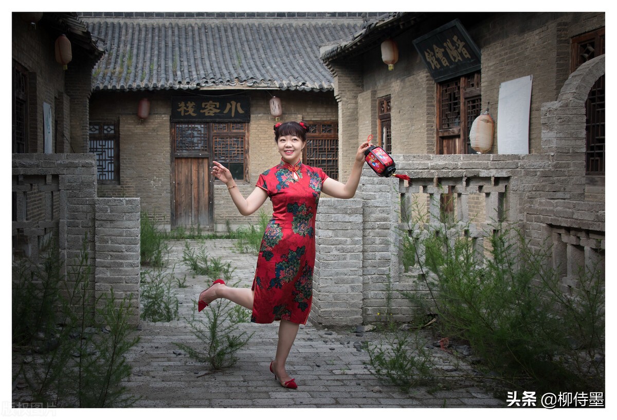 适合中老年女性拍照姿势,中老年摄影入门轻松拍出好照片