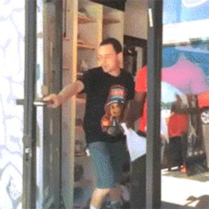 闲鱼上卖旧鞋,闲鱼上转卖的鞋子是正品吗