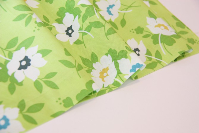 百褶裙有点大了解决小技巧,一条白色百褶裙有多好穿