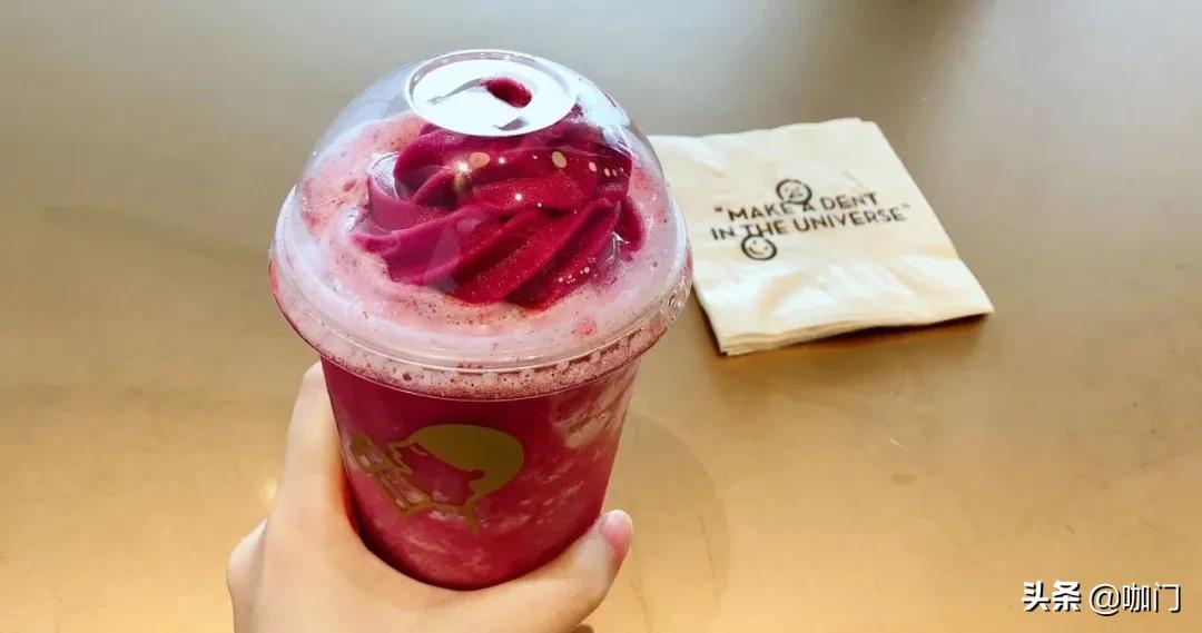 茶饮排队,茶饮店排队人多