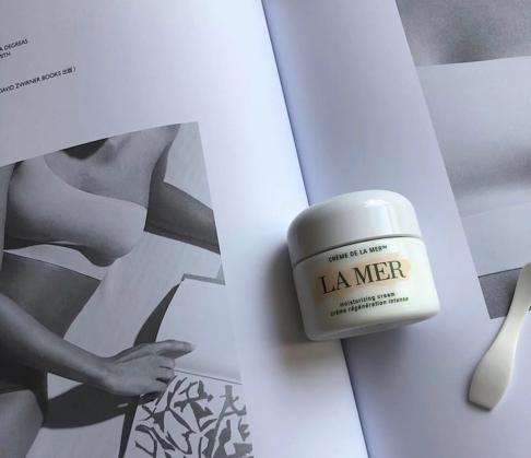 对袁冰妍路转粉了，分享护肤品全是大牌，不开美颜的样子好显小