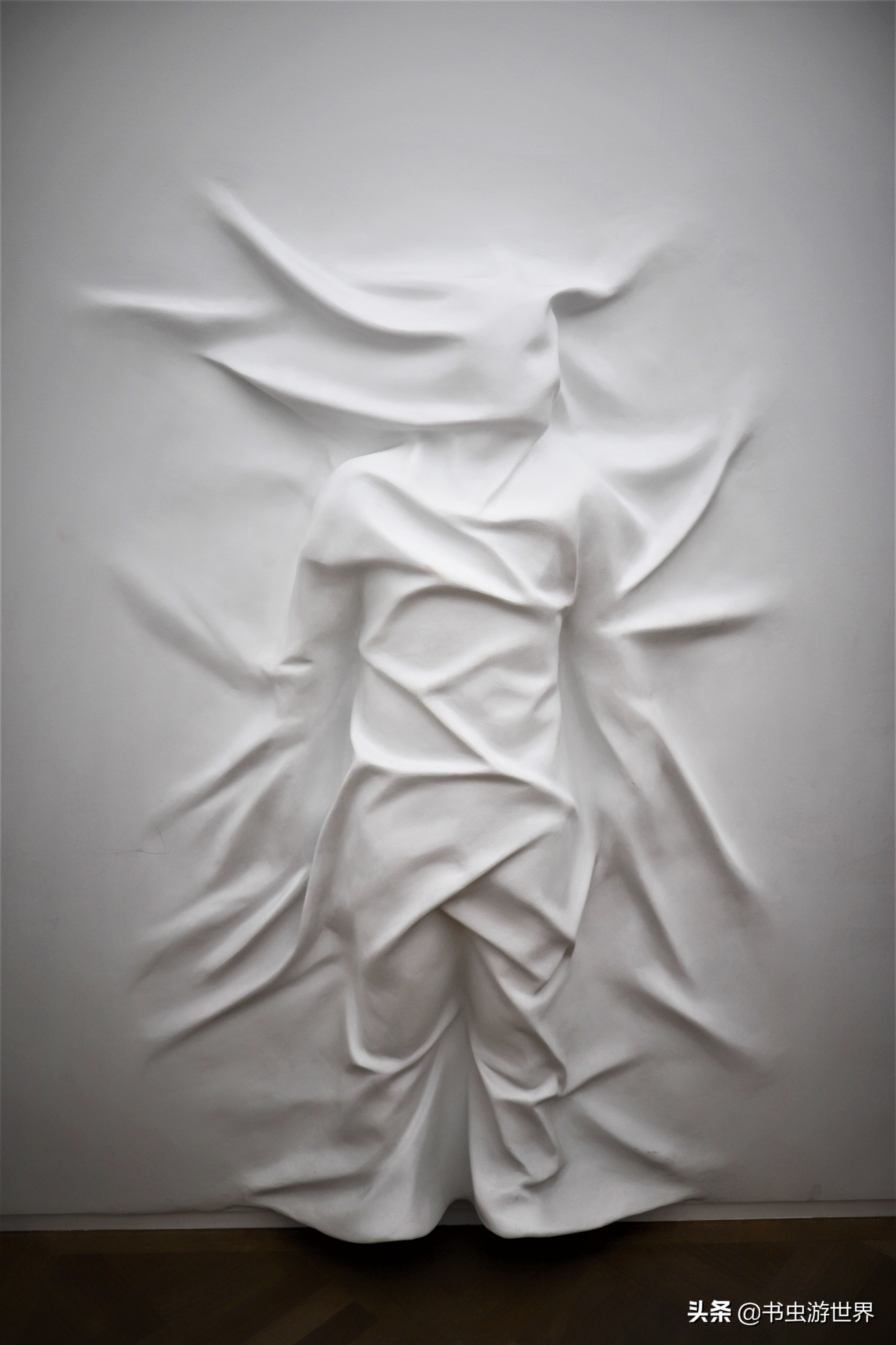 虚拟考古、气球女孩、波点女王：Moco的现当代艺术你能看懂几个？