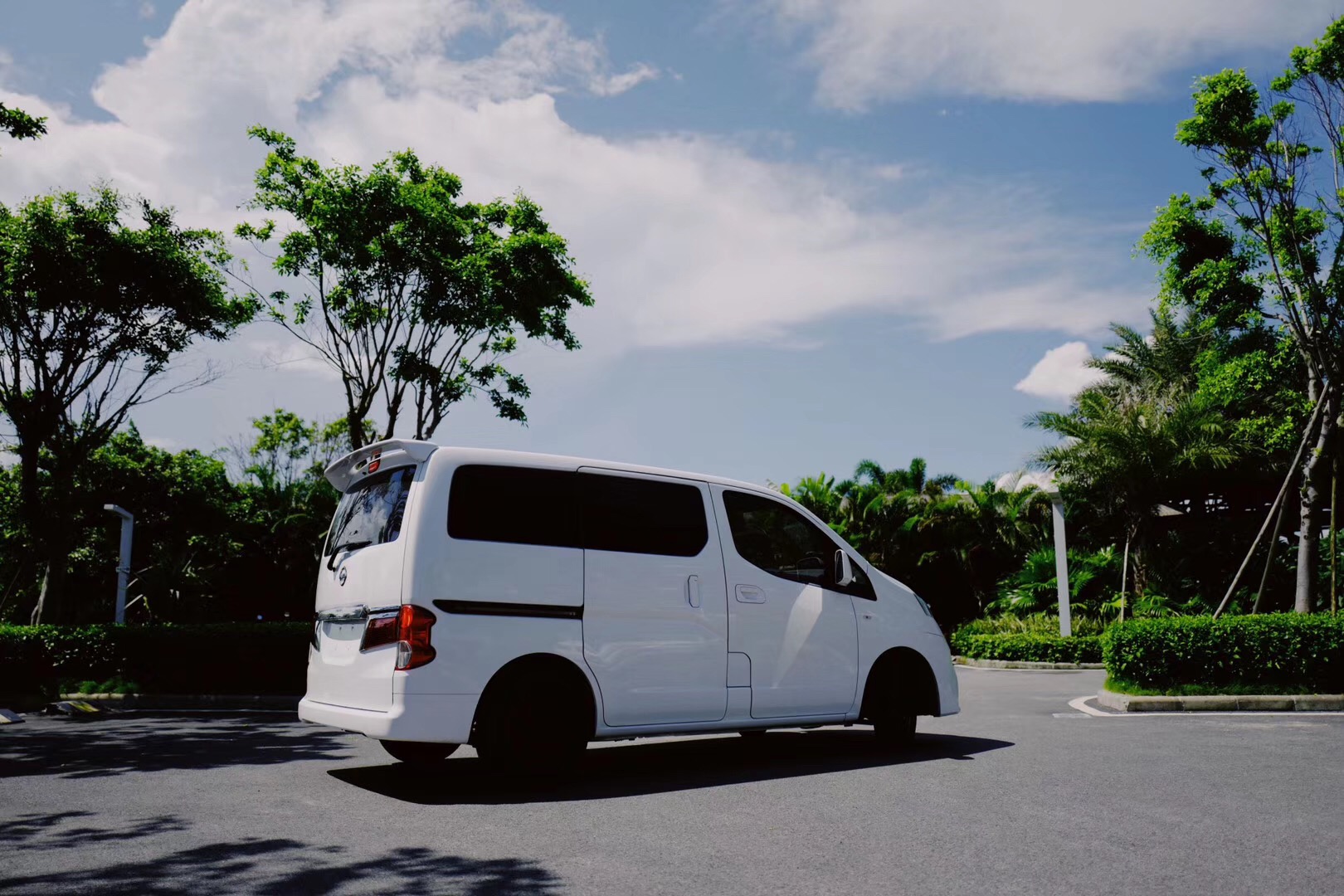 东风日产mpv车型nv200,日产nv200七人满座长途动力够吗