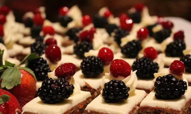 春城*月天五**，醉美桑果园