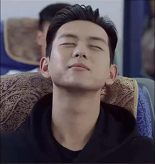 李现穿搭男生,李现穿衣搭配风格男生