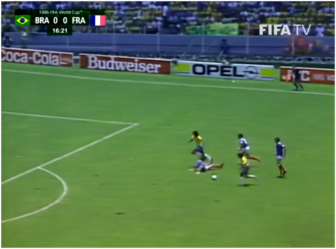 1986法国巴西经典之战,2006世界杯法国1-0巴西比赛图片