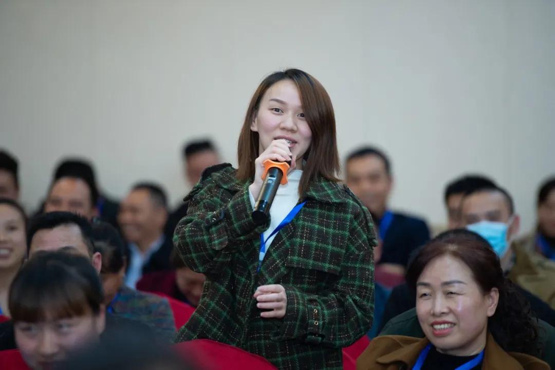 皇家金盾人脸视频对讲锁,配备皇家金盾高端人脸猫眼锁