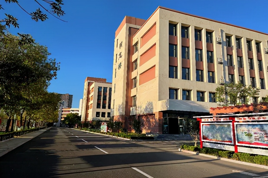 北镇中学2021高考清华北大,走进身边好学校