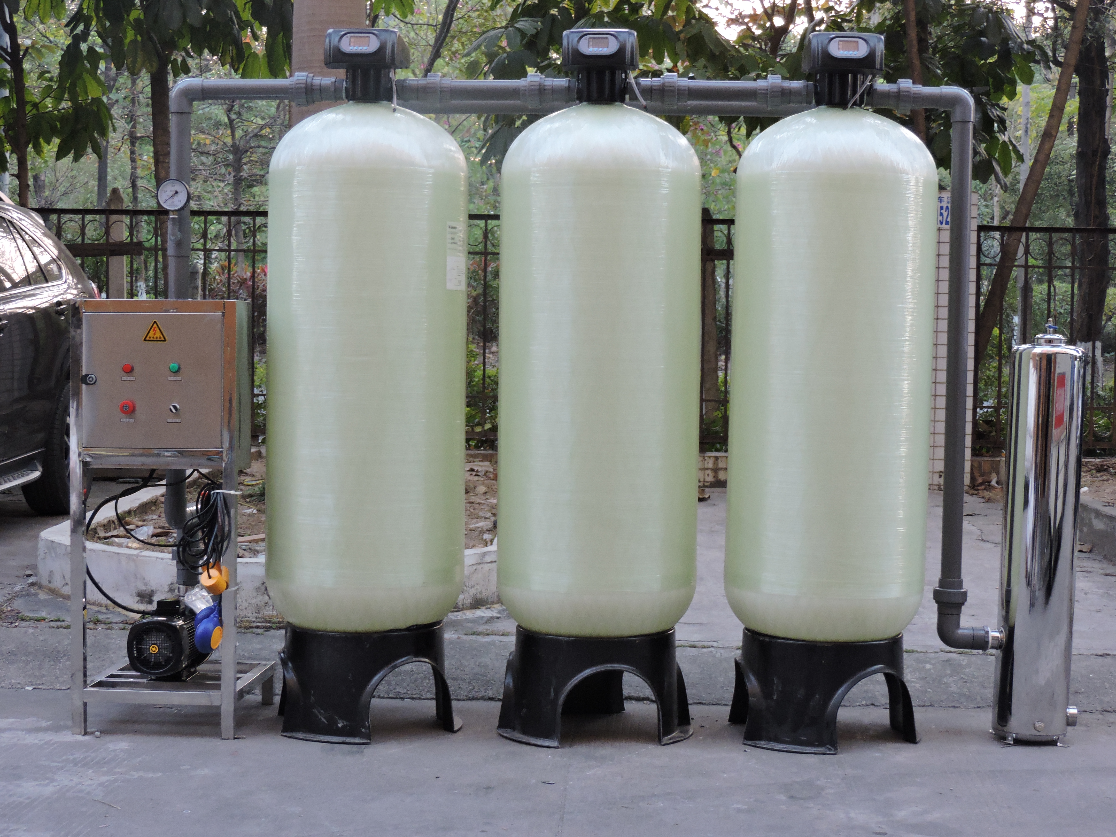 游泳池是怎么保持水干净的,想游泳担心水脏