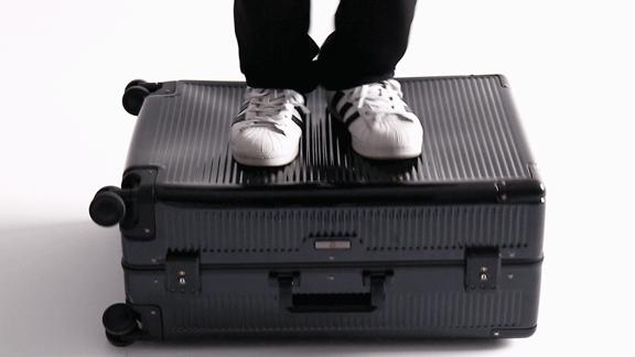 登机箱买全铝的好吗,登机箱买拉链的好还是铝框的好