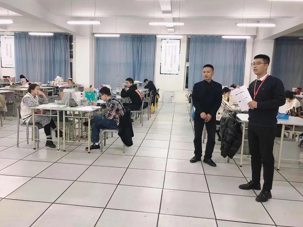 哈尔滨广厦学院蜜雪冰城,北国风光哈尔滨