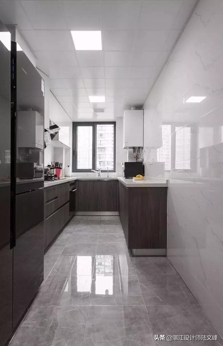 厨房贴网红小白砖好看吗,800x800瓷砖上墙厨房好看吗