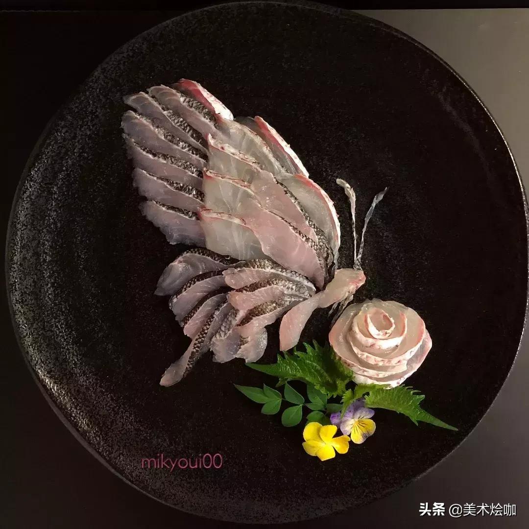 这是家里有矿吗,用三文鱼作画也能美到爆